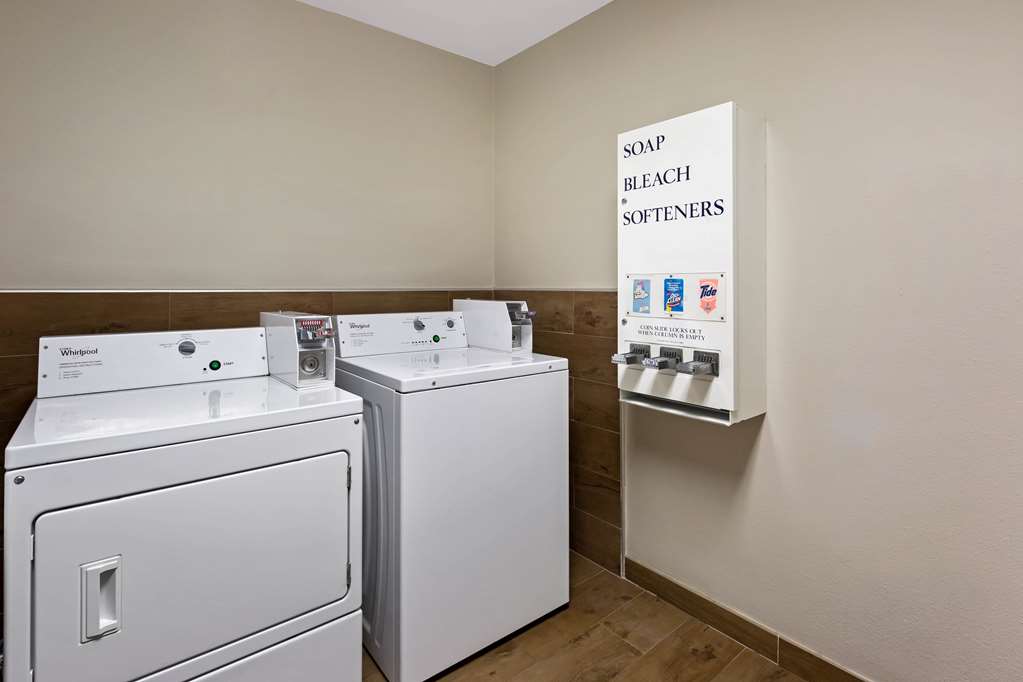 La Quinta Inn & Suites by Wyndham Pharr North McAllen - photo 48