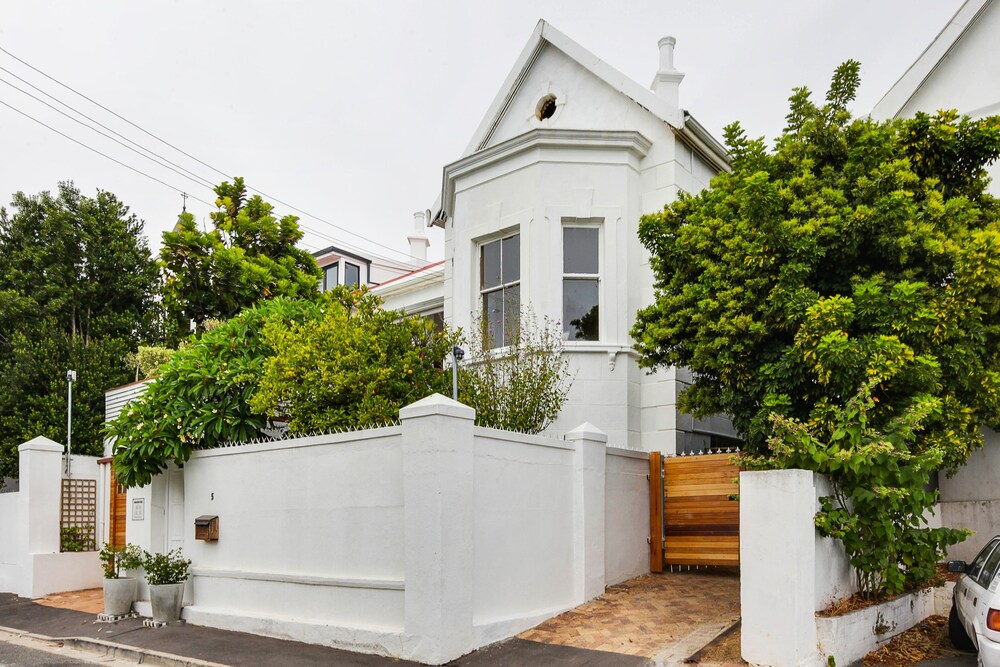 Victorian House on the Atlantic Seaboard — 4-Star Luxury Hotel in Cape Town, South Africa