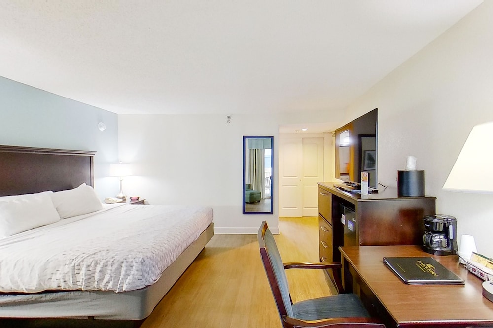 Carolinian Beach Resort by Vacasa - photo 12