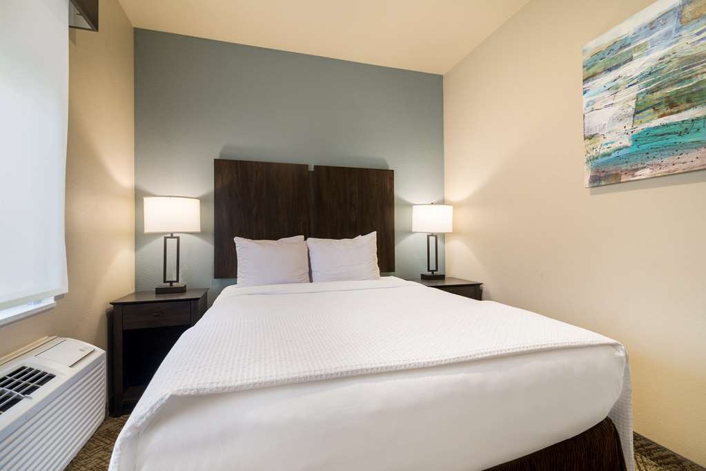 Best Western Golden Spike Inn & Suites - photo 13