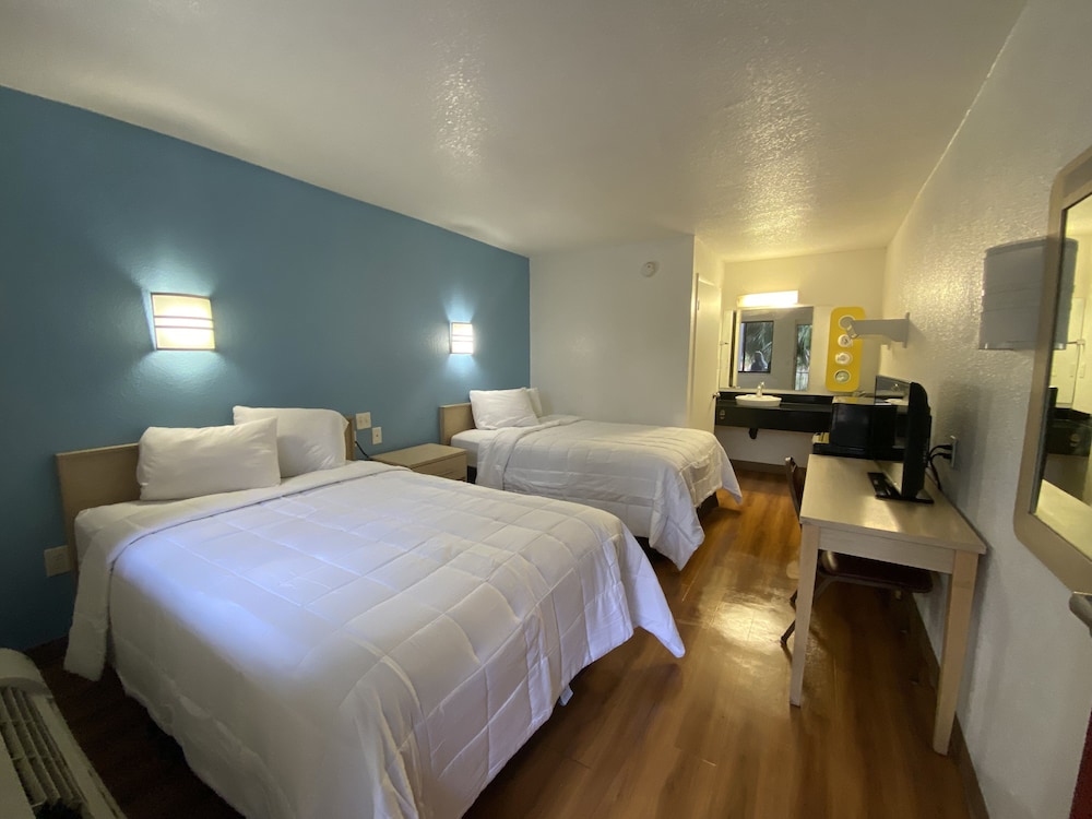 Loyalty Inn Tallahassee - photo 9