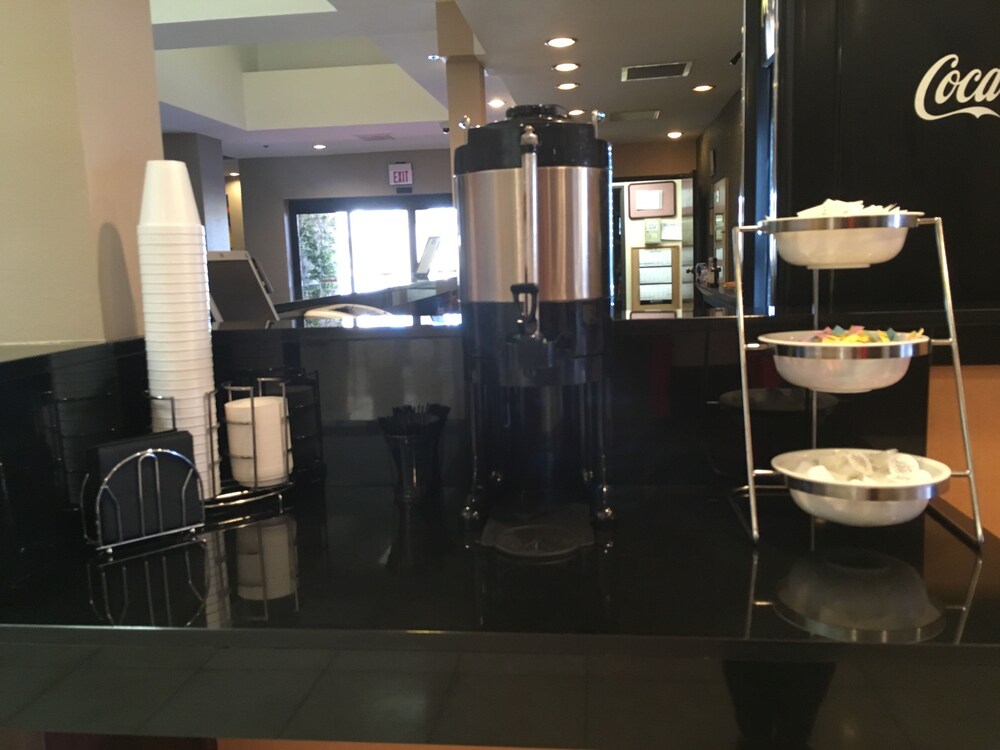 Windemere Hotel & Conference - photo 27