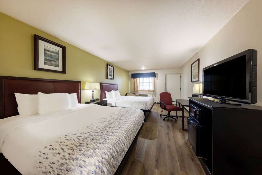 Baymont by Wyndham El Dorado - photo 14