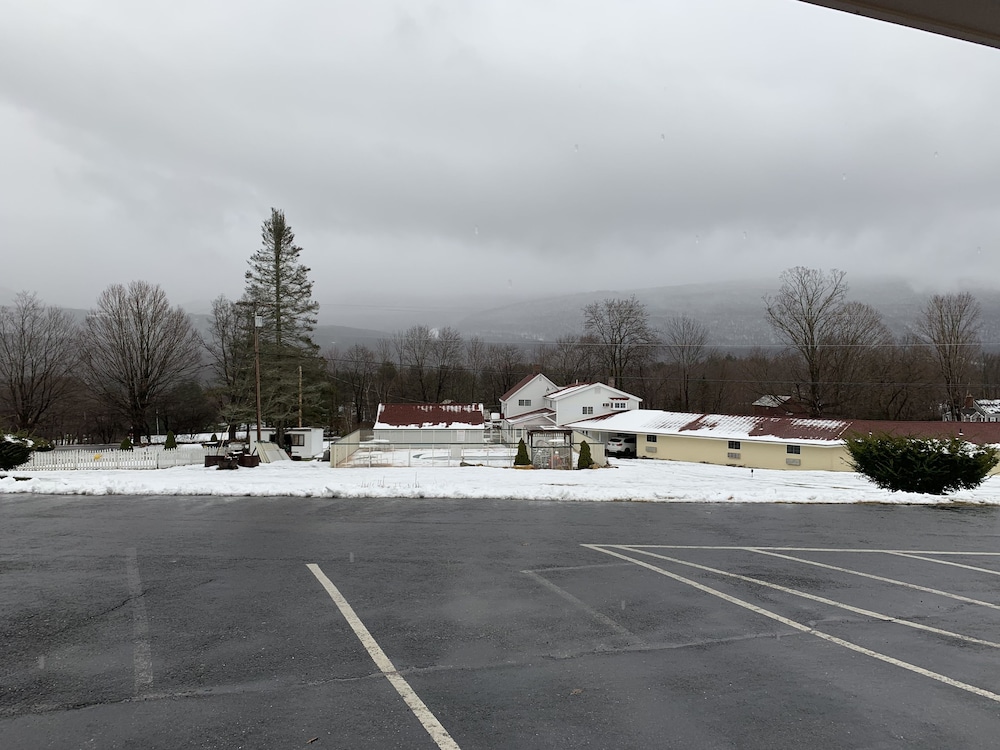 Four Winds Country Motel - photo 40