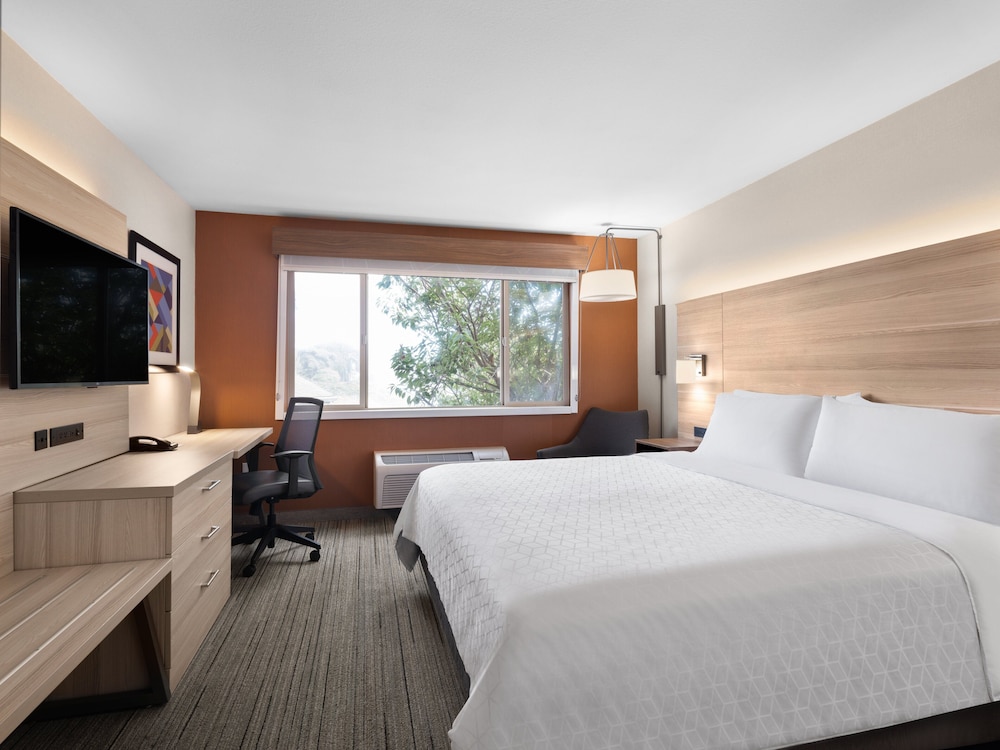 Holiday Inn Express Ft Bragg by IHG - photo 11