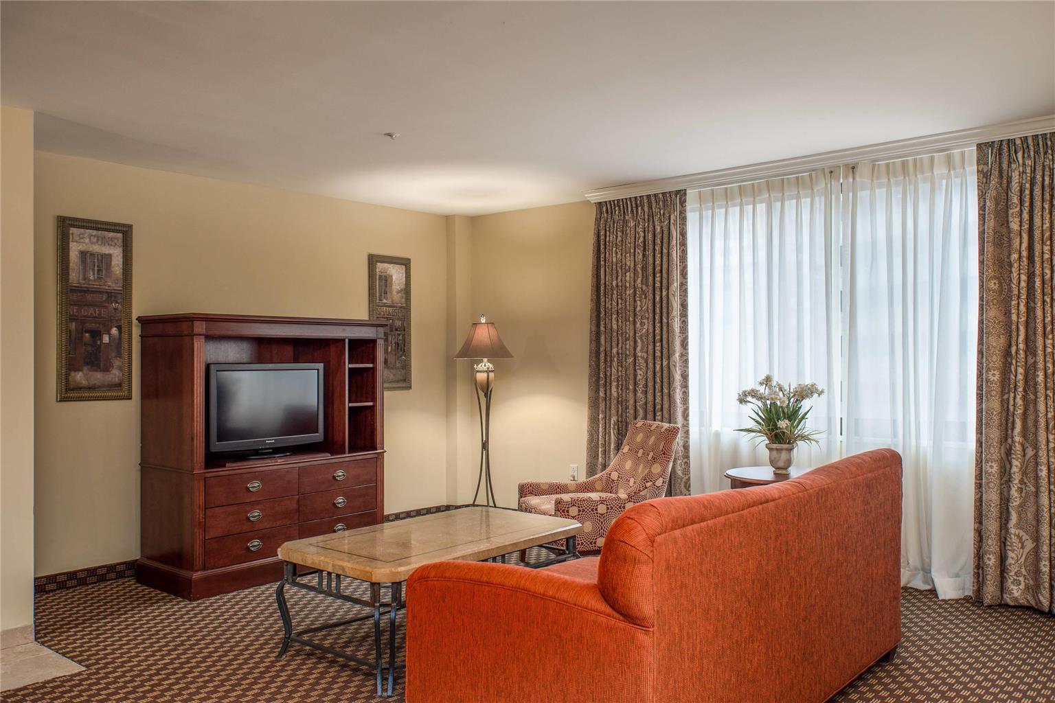 Arlington Court Suites a Clarion Collection Hotel - photo 36