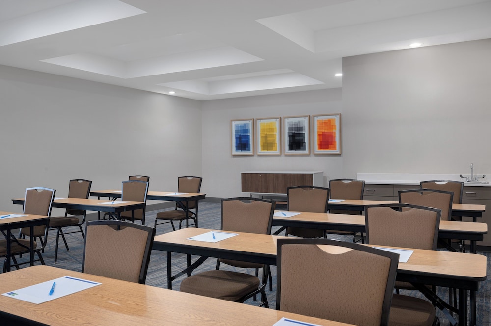 Holiday Inn Express Hotel & Suites Prattville South by IHG - photo 44