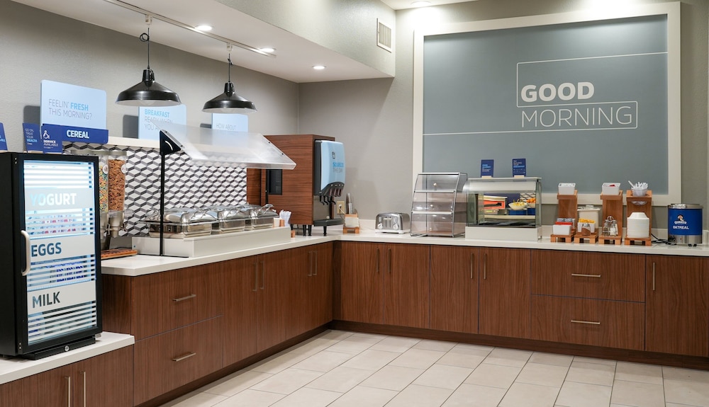 Holiday Inn Express & Suites Dallas Southwest Cedar Hill by IHG - photo 43