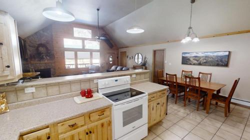 Karlin`s_ranch_house - photo 10