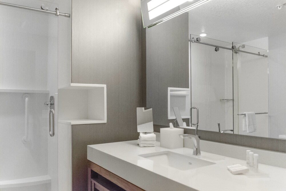 Courtyard by Marriott Minneapolis West - photo 5