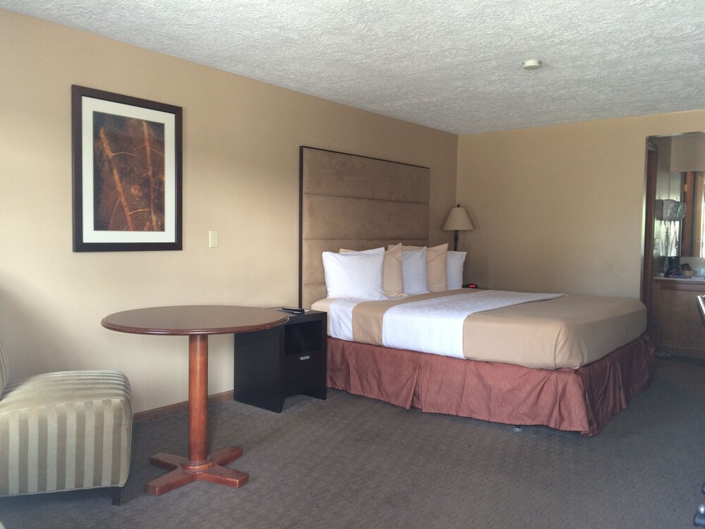 Deer Creek Motel - photo 8