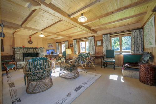 Chalet Du Croz 1er Happy Rentals — 4-Star Luxury Hotel in Chamonix-Mont-Blanc, France