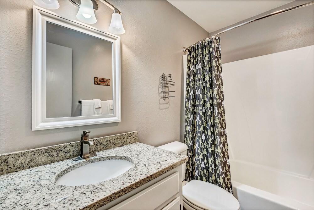 Bend Riverside Inn & Suites - photo 378