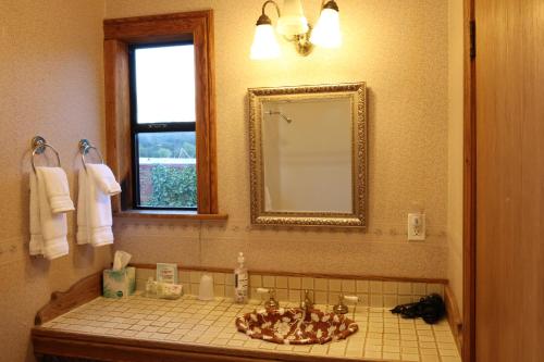 Mariposa Hotel Inn - photo 19