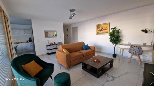 Spacieux Lumineux Chic 60m2 Au Coeur Du Lyon 6eme Quartier Foch Avec Grand Balcon — Lyon