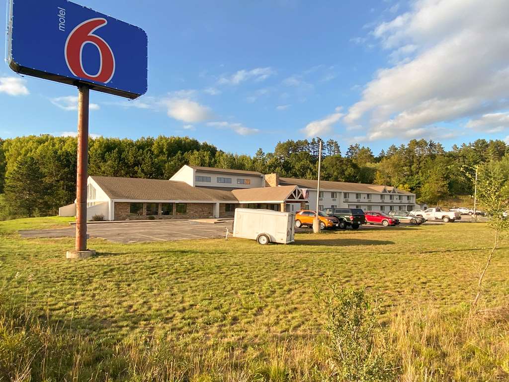 Motel6 Norway MI — hotel near Ford Airport