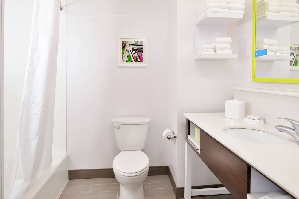 Hampton Inn & Suites St. Paul Oakdale Woodbury - photo 31