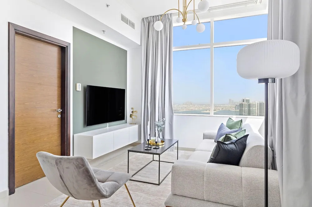 HiGuests Exceptional Apt with Furnished Terrace By the Sea — 4-Star Luxury Hotel in Dubai, United Arab Emirates