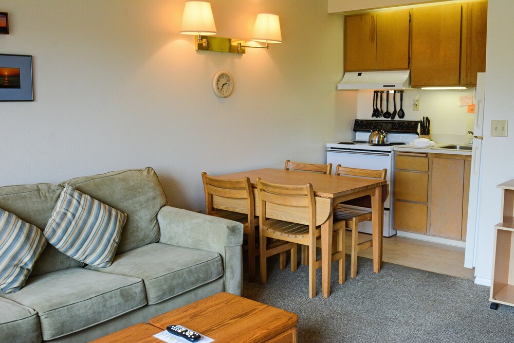 Surfcrest Resort - photo 10