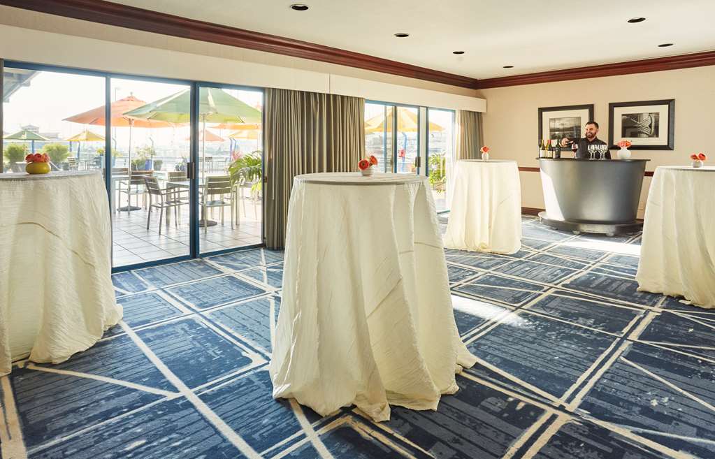 Waterfront Hotel part of JdV by Hyatt - photo 3