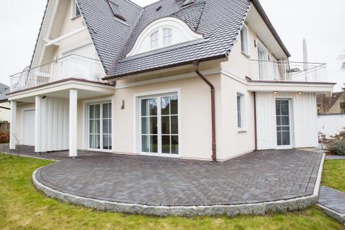 Ferienwohnung Duene 2_2 — 4-Star Luxury Hotel in Zingst, Germany