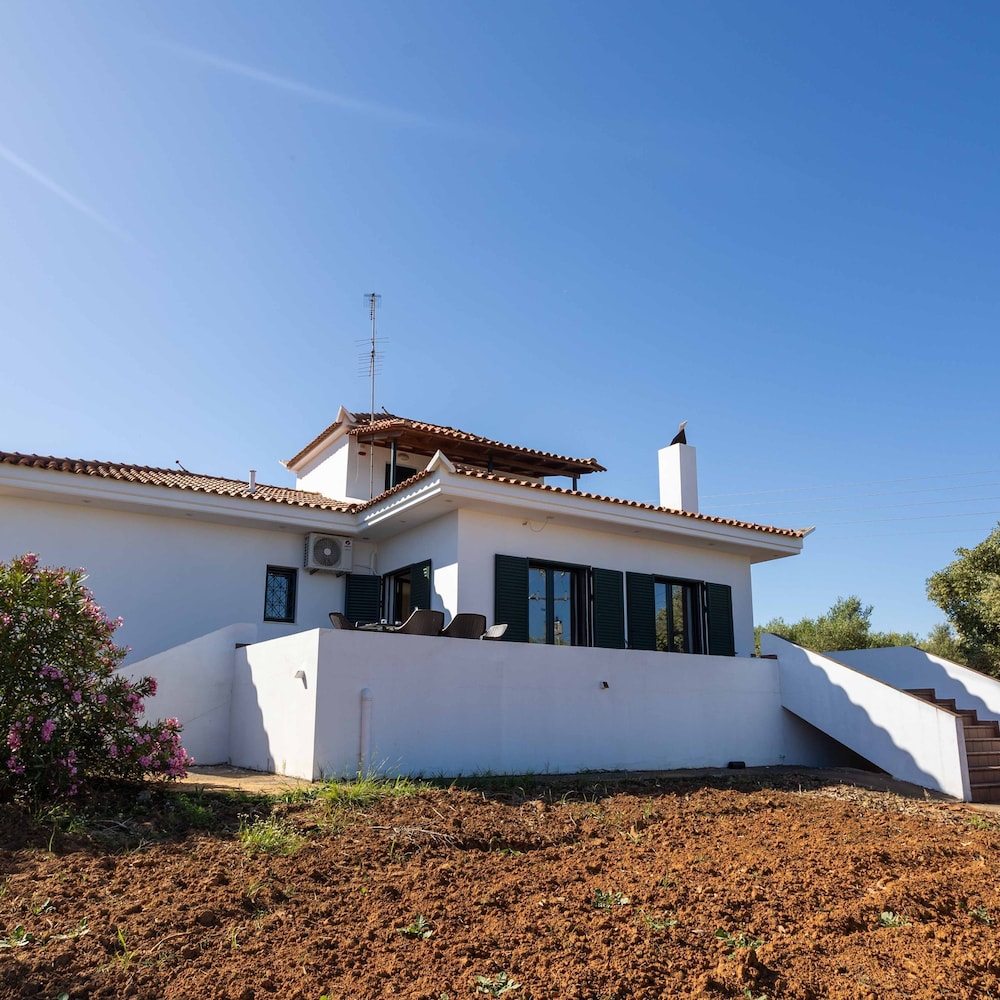 Aipeia Country House — 4-Star Luxury Hotel in Messini, Greece