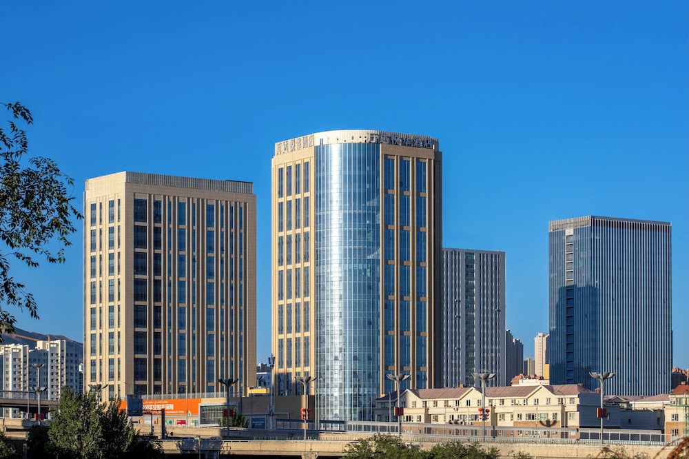 Wanda Yuehua Hotel Urumqi Railway in Urumqi, People's Republic of China