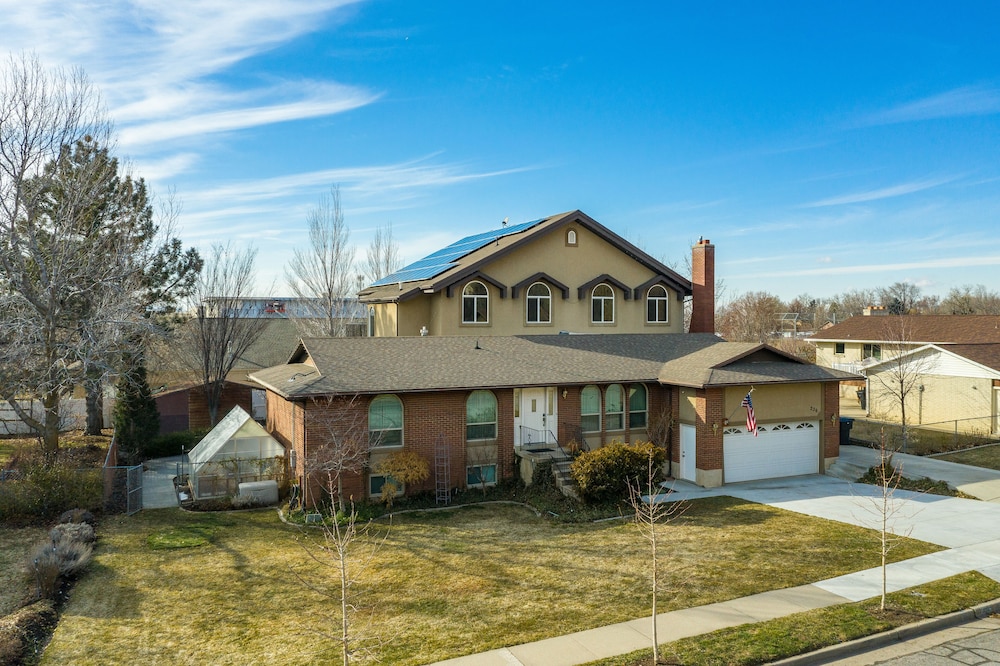 Family Crash Pad Near Slc — Farmington