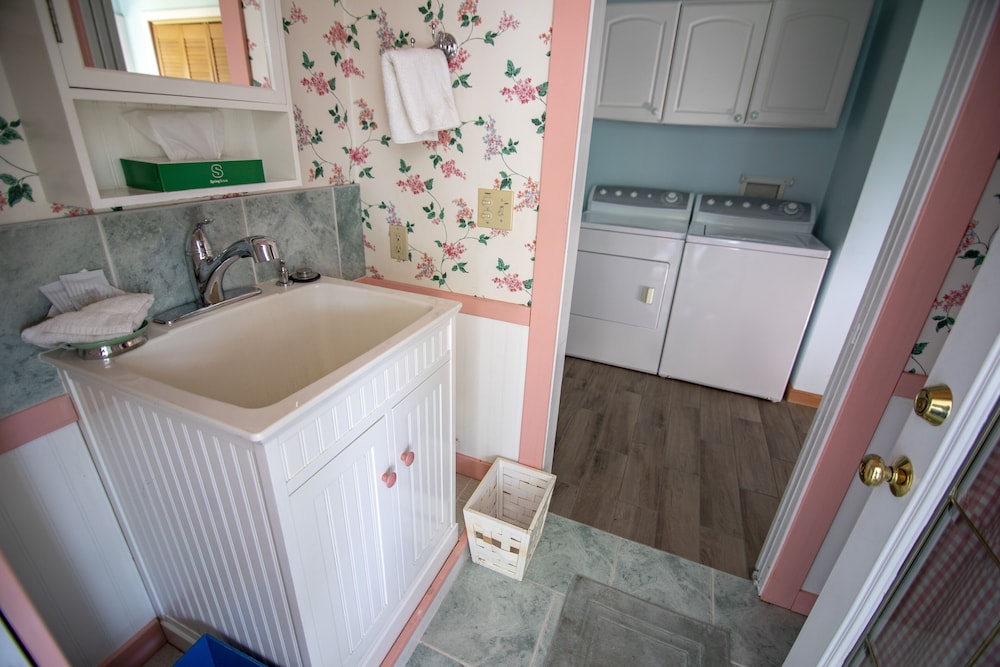 Coachlite Inn - photo 65