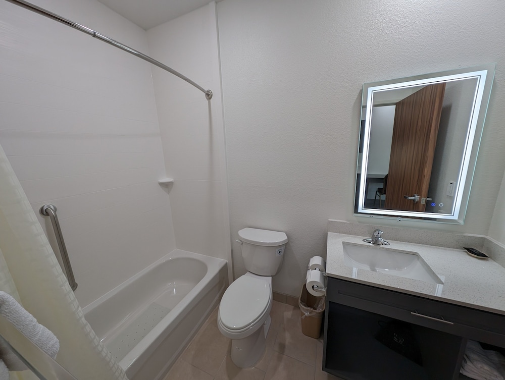 Texas Bungalows Hotel & Hotel Que at i35 Austin Pflugerville - photo 41