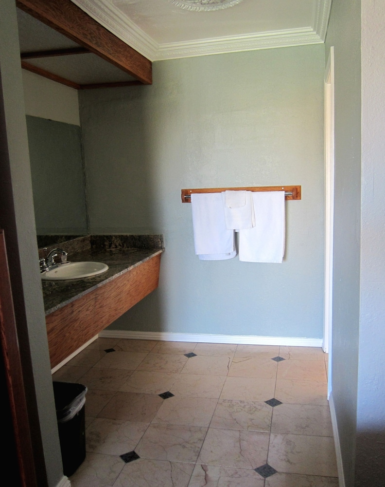 Garden View Inn - photo 4