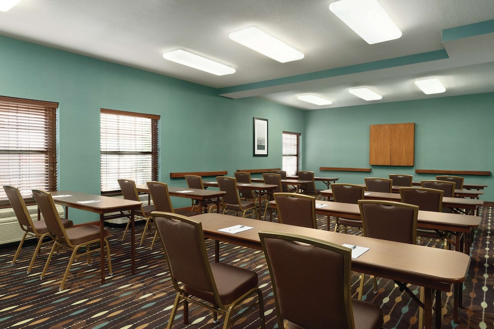 Hampton Inn Franklin Milford - photo 44