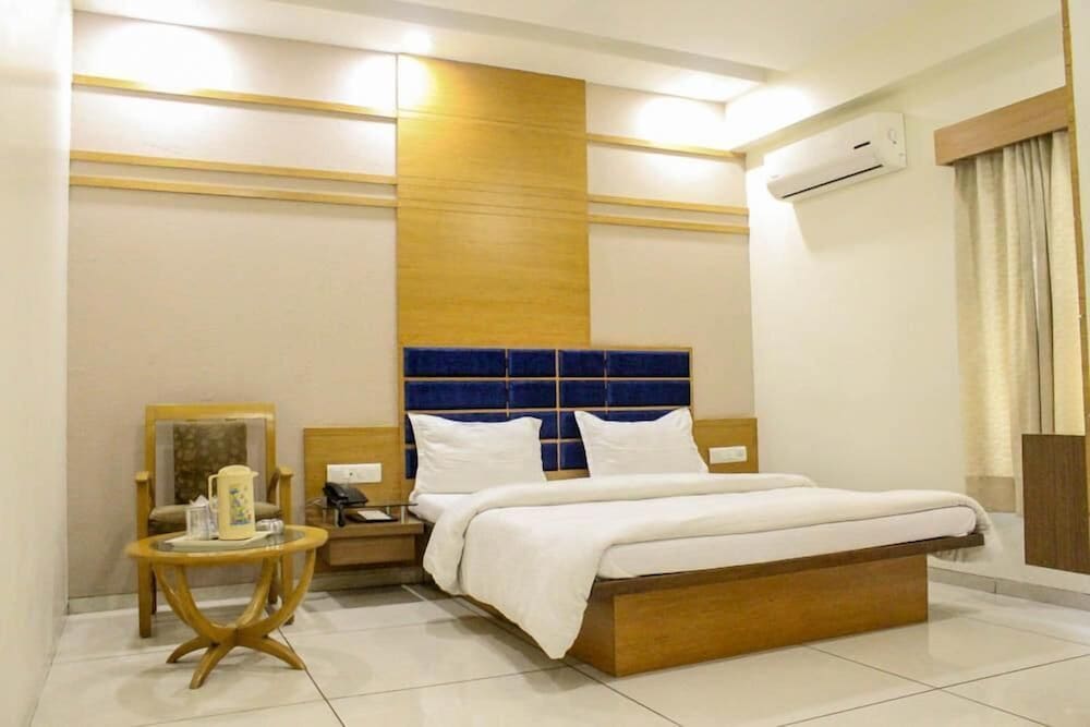 Hotel Apex Inn in Vapi, India