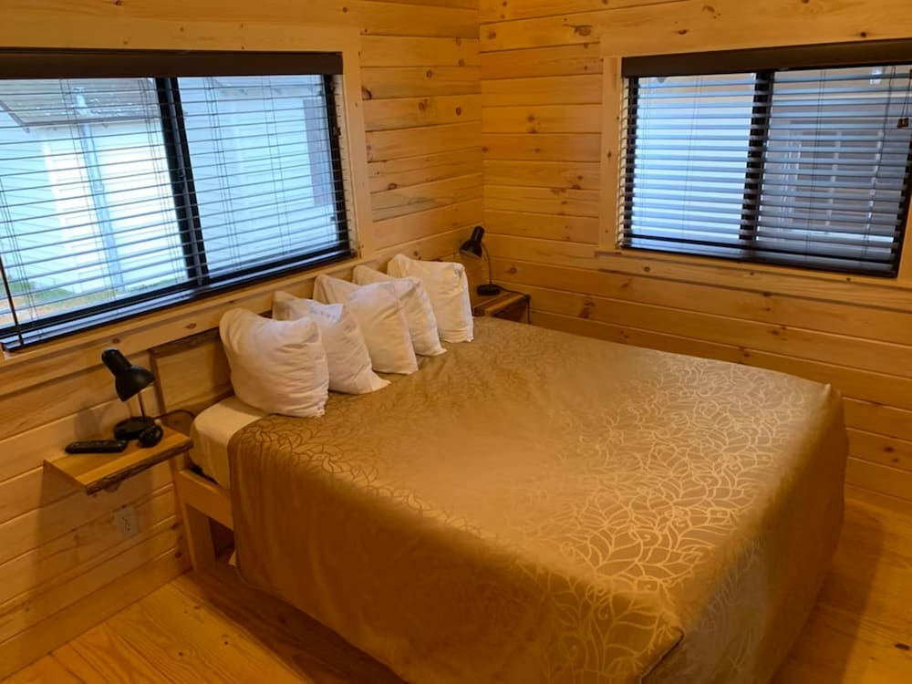 Waterfront Inn Mackinaw City - photo 11