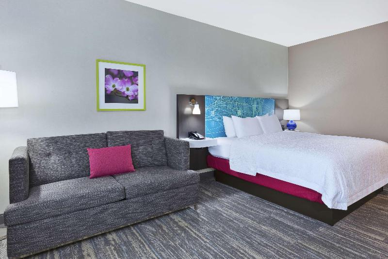 Hampton Inn Sedalia - photo 35
