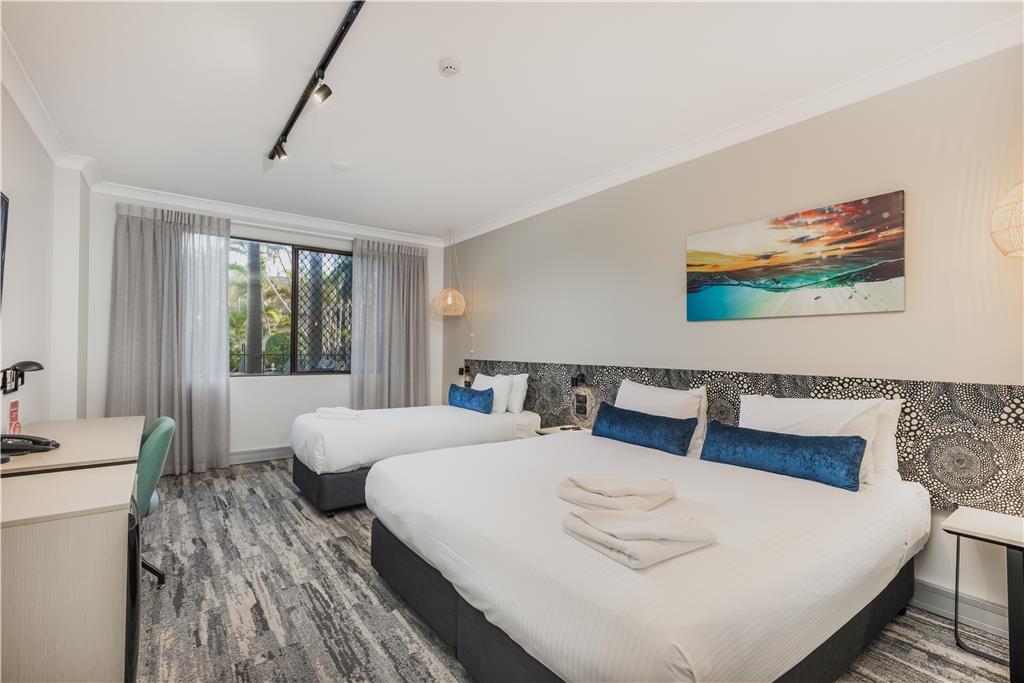 Nightelier Mermaid Waters in Gold Coast, Australia