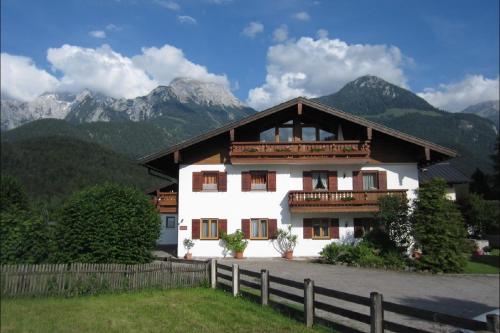Ferienwohnungen Artenreitwinkl Hallinger — 4-Star Luxury Hotel in Koenigsee, Germany