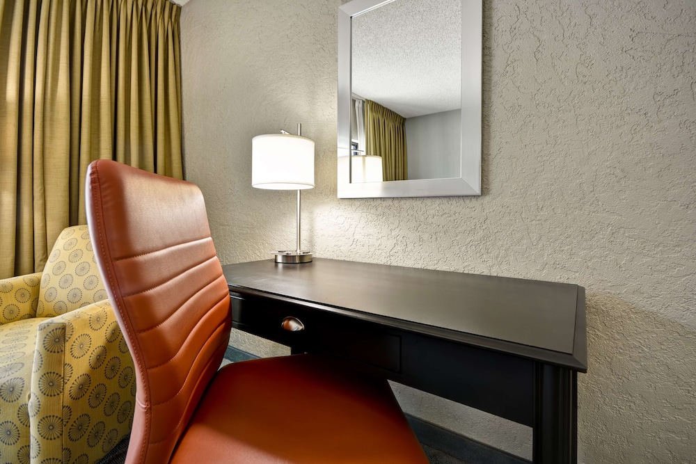 DoubleTree by Hilton Phoenix North - photo 11