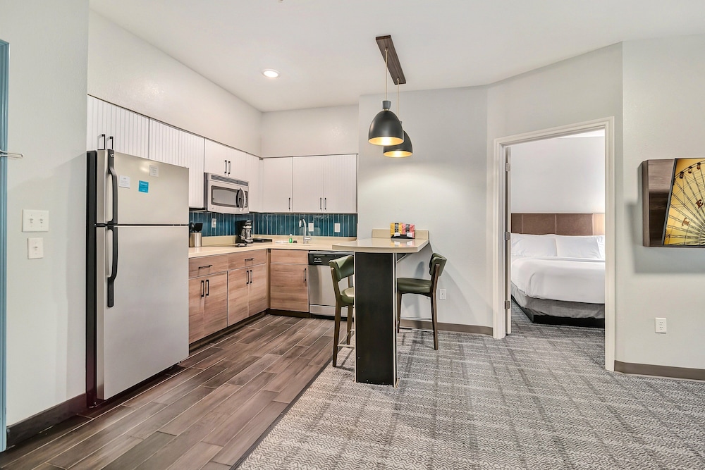 Staybridge Suites University Area by IHG - photo 37