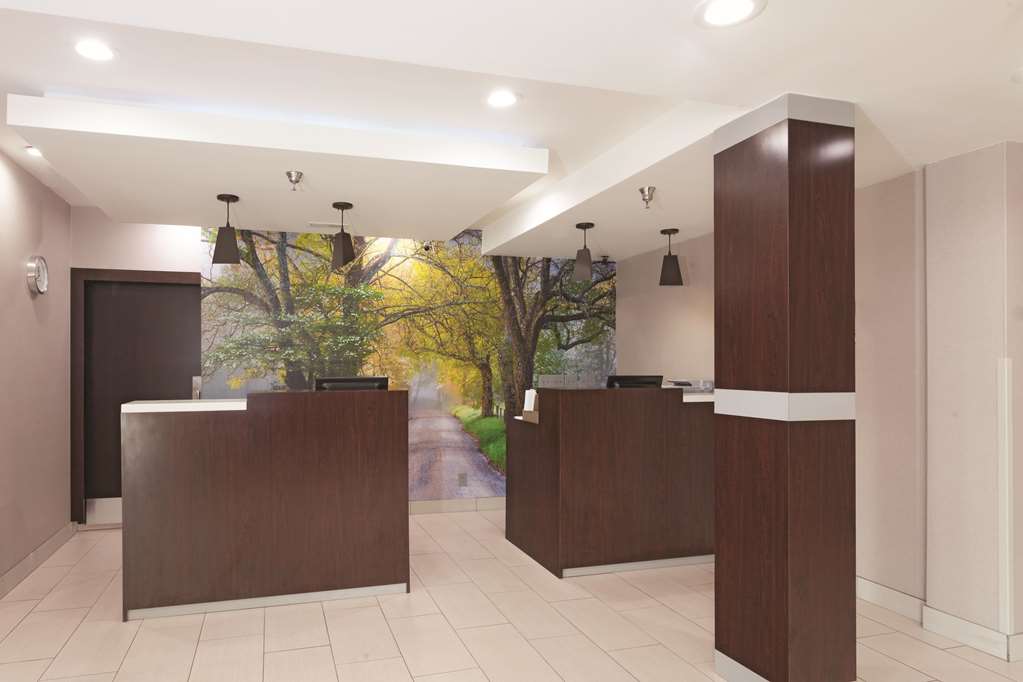La Quinta Inn & Suites by Wyndham Knoxville North I 75 - photo 10