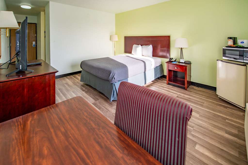 Rodeway Inn Central Colorado Springs - photo 12