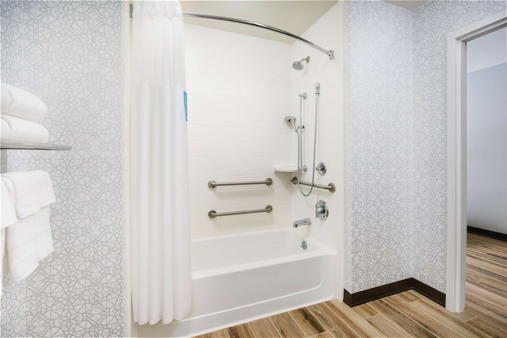 Hampton Inn & Suites West Sacramento - photo 13