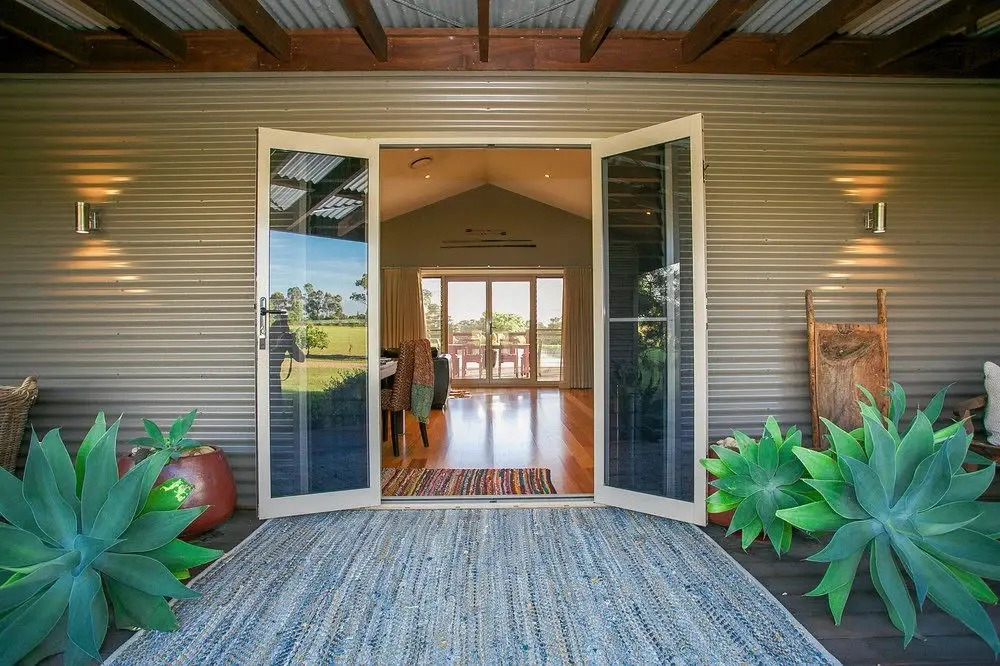 Lilies Luxury Retreats — 5-Star Luxury Hotel in Greta, Australia