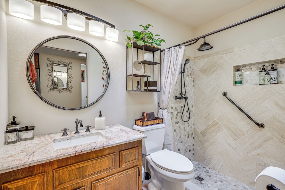 Oro Valley Retreat w Pool & Breathtaking Views in Oro Valley, United States