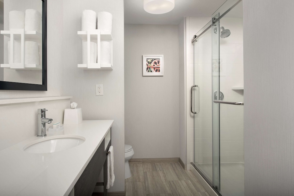 Hampton Inn Duncan - photo 24