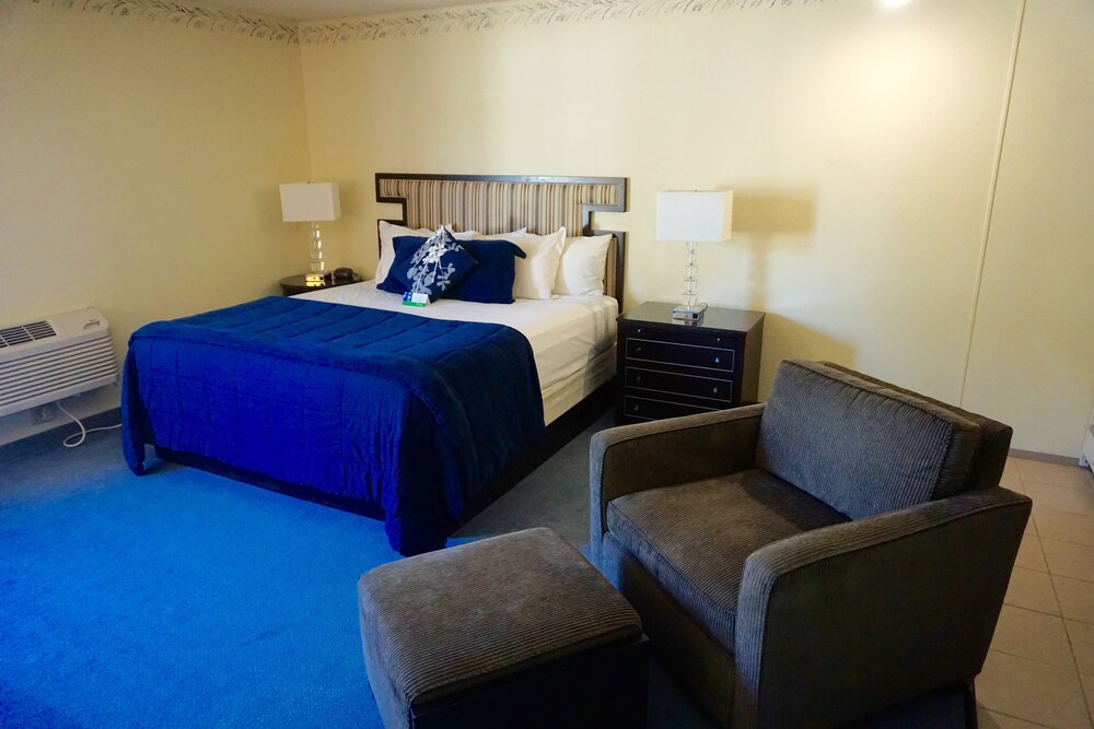 Red Roof Inn Ridgecrest - photo 6