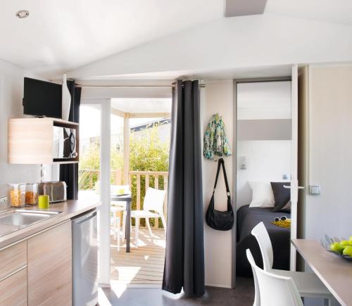 Camping Pomport Beach — 4-Star Luxury Hotel in Monbazillac, France