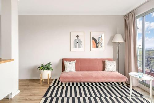 'Georgina' Mid Century Modern Poolside Stay — 4-Star Luxury Hotel in Sydney, Australia