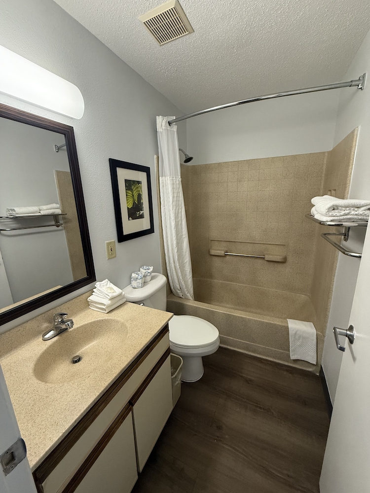 Suburban Studios Brentwood Nashville - photo 34