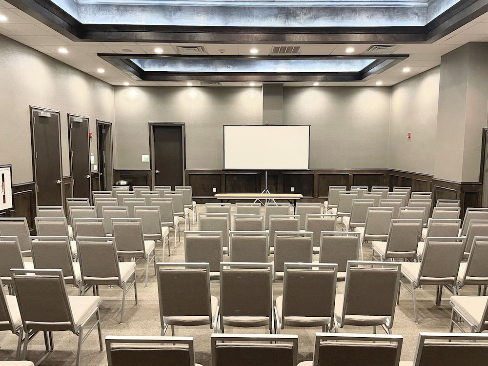 Holiday Inn Hattiesburg North by IHG - photo 49